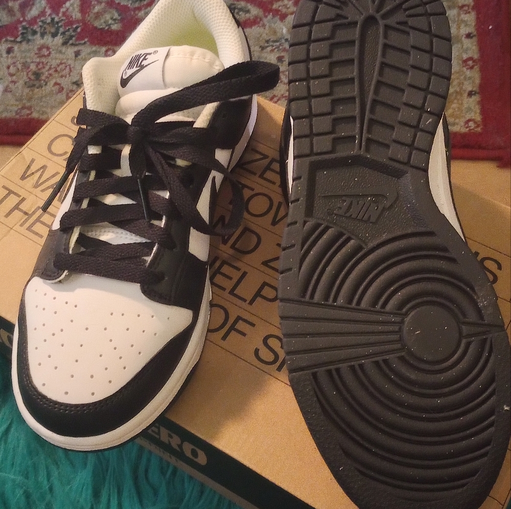 Nike dunks - Picture 3 of 4
